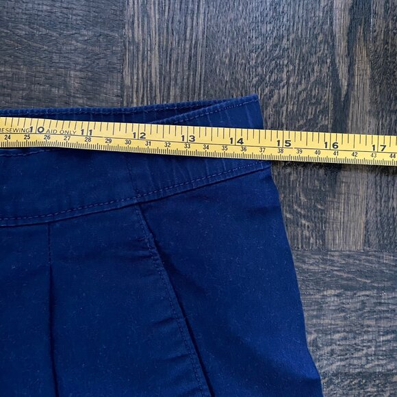 Lolë Casual Shorts with pockets - Picture 6 of 8